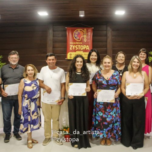 Casa da Artista plastica ZyStopa Aula de Pintira em Barra Velha erramento Exposição LUZ_-28