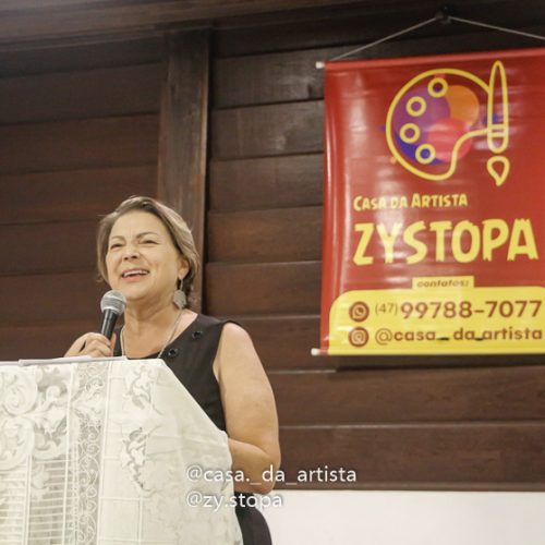 Casa da Artista plastica ZyStopa Aula de Pintira em Barra Velha erramento Exposição LUZ_-3