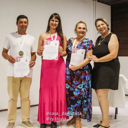 Casa da Artista plastica ZyStopa Aula de Pintira em Barra Velha erramento Exposição LUZ_-36