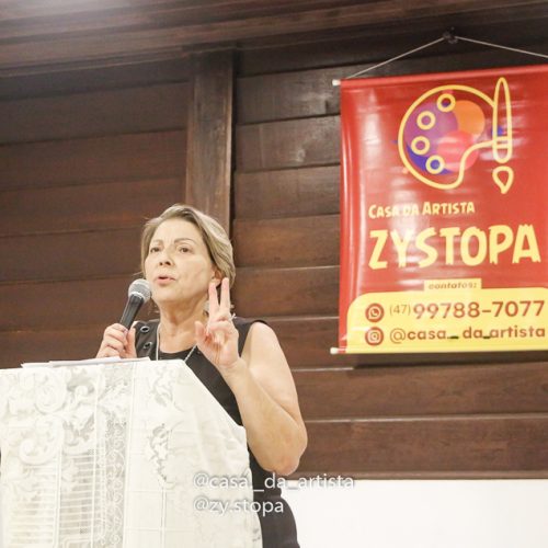 Casa da Artista plastica ZyStopa Aula de Pintira em Barra Velha erramento Exposição LUZ_-6